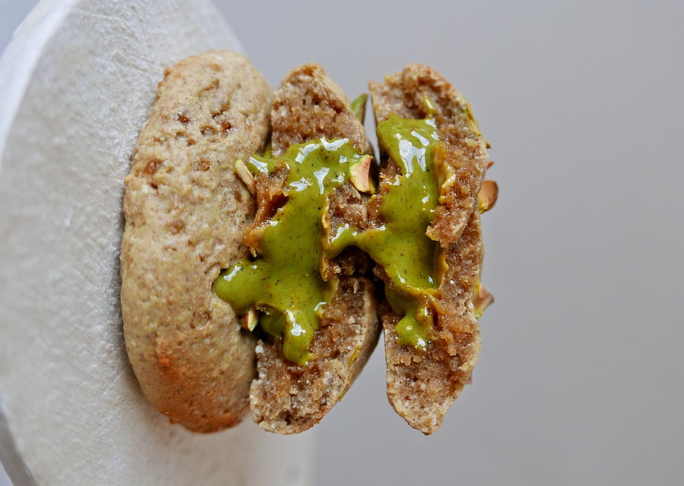 Recette des cookies à la pistache avec un coeur coulant à la pistache par caporal cerise (caporalcerise.Fr)